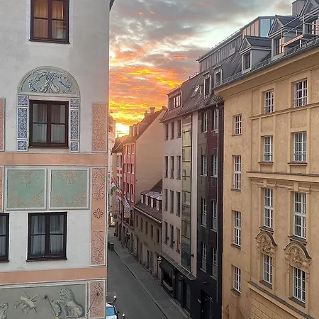 Luxury In Location At Marienplatz