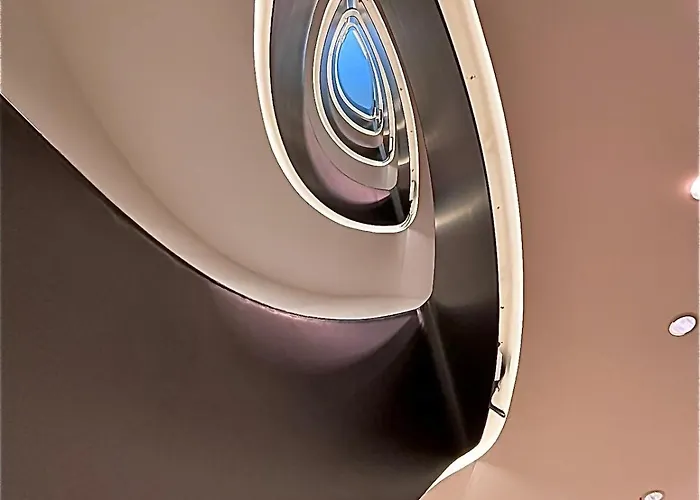 Marienplatz Design - Historic Center * Munich